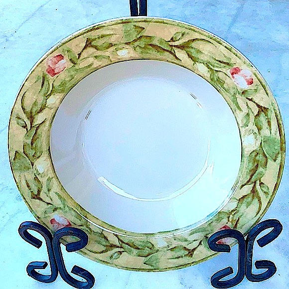 222 FIFTH ROSE BOUQUETS LARGE SOUP BOWL STONEWARE 9 1/8TH INCH - Picture 1 of 6